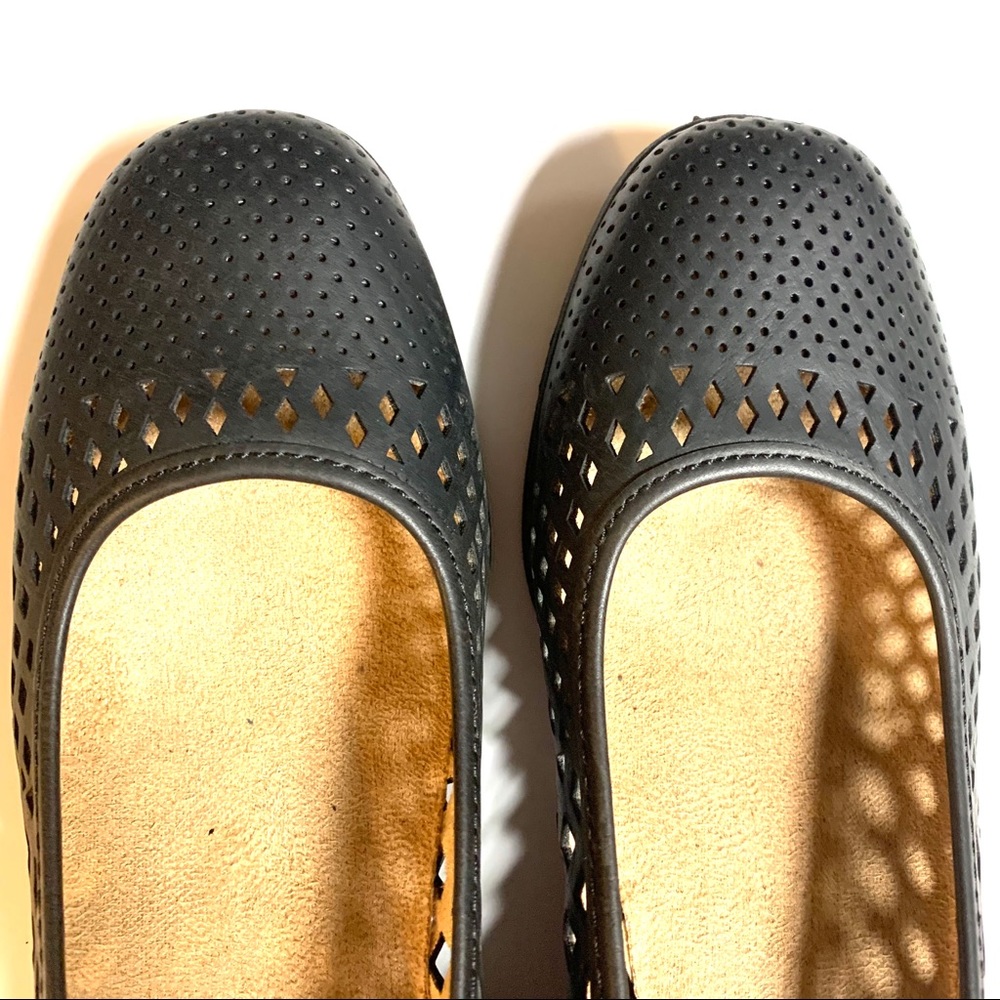 Naturalizer Black Wedges